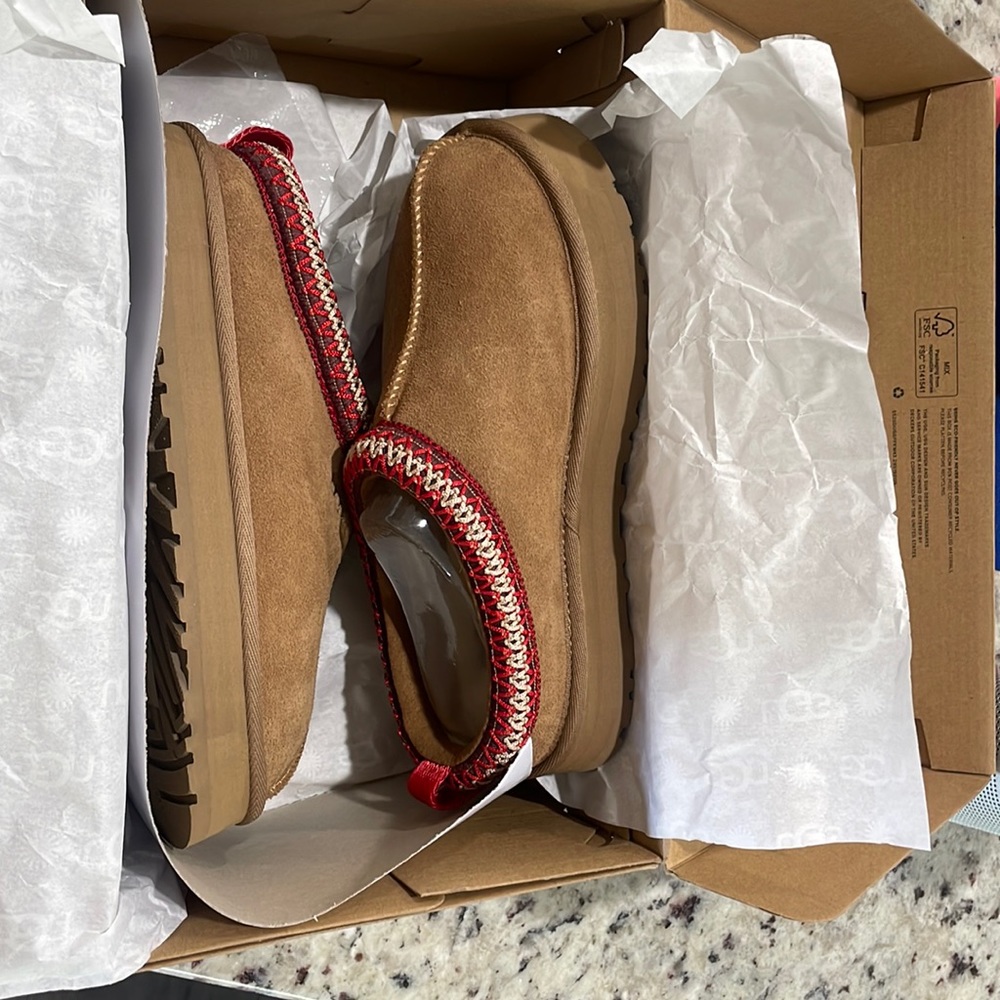 Kid’s Ugg Talisman Platform Slides NIB